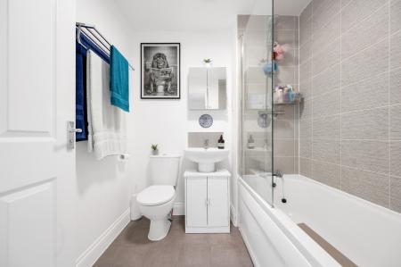 2 bedroom Terraced House for sale in Groves Crescent, Stamford