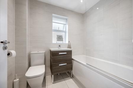 3 bedroom Detached house for sale in Kingsdown Drive, Stamford