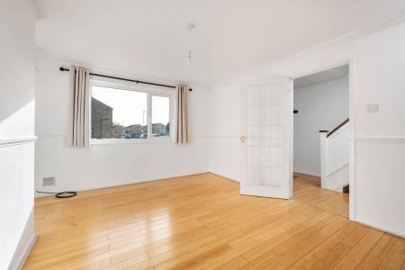 3 bedroom Terraced House for sale in Mountbatten Avenue, Stamford