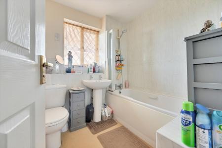 3 bedroom Detached house for sale in Plover Road, Essendine, Stamford, PE9