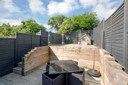 3 bedroom Terraced House for sale in Queens Walk, Stamford, PE9