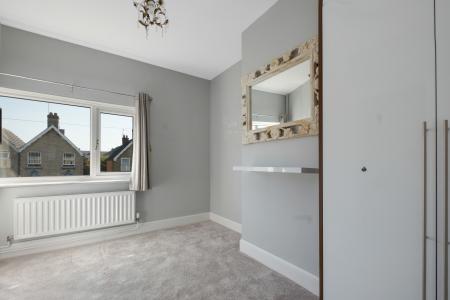 3 bedroom Terraced House for sale in Queens Walk, Stamford, PE9