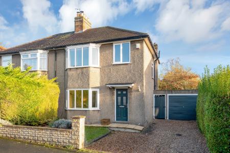 Queens Walk, Stamford