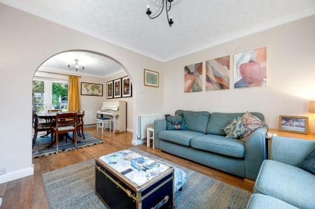 3 bedroom Semi-detached house for sale in Queens Walk, Stamford