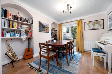 3 bedroom Semi-detached house for sale in Queens Walk, Stamford