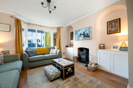 3 bedroom Semi-detached house for sale in Queens Walk, Stamford