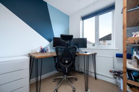 3 bedroom Semi-detached house for sale in Queens Walk, Stamford