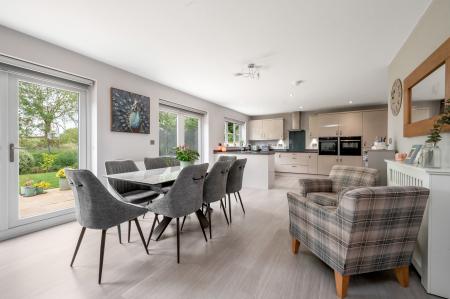 5 bedroom Detached house for sale in Tricklebank Gardens, Stamford