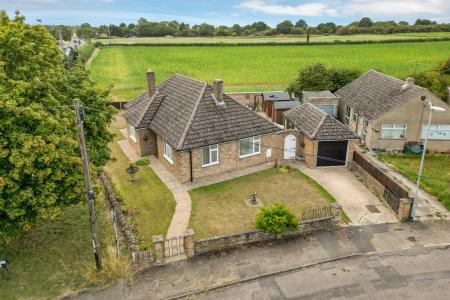 3 bedroom Detached bungalow for sale in West Mill, Easton On The Hill