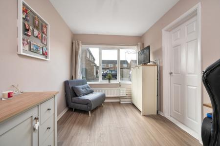3 bedroom Semi-detached house for sale in Braemar Close, Stamford