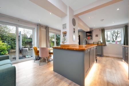 3 bedroom Semi-detached house for sale in Braemar Close, Stamford