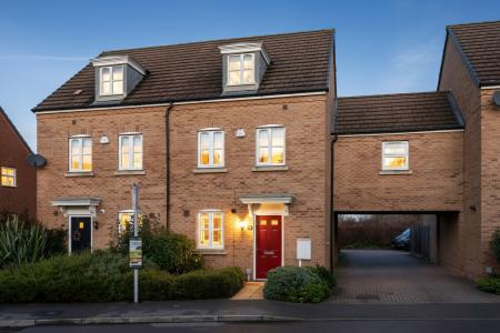 3 bedroom Town house for sale in Jackson Way, Stamford