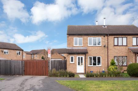 3 bedroom Semi-detached house for sale in Primrose Way, Stamford