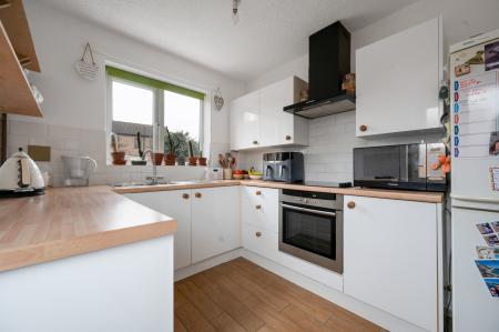 3 bedroom Semi-detached house for sale in Primrose Way, Stamford