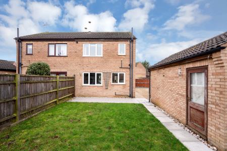 3 bedroom Semi-detached house for sale in Primrose Way, Stamford