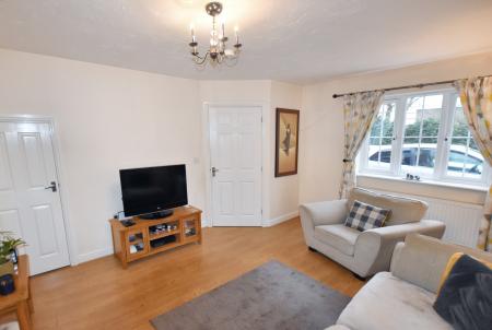2 bedroom End of terrace house for sale in Cheshire Close, Stamford