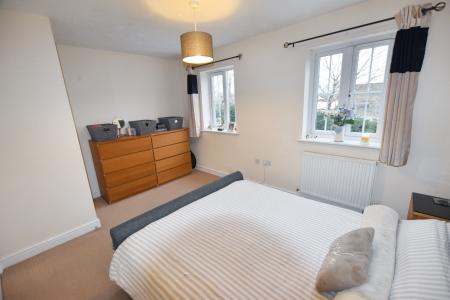 2 bedroom End of terrace house for sale in Cheshire Close, Stamford