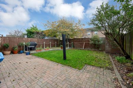 3 bedroom Semi-detached house for sale in Moray Close, Stamford