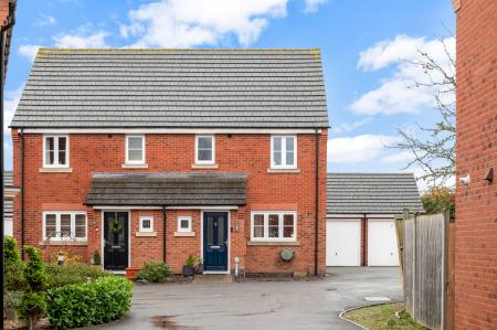 3 bedroom Semi-detached house for sale in Ross Drive, Stamford