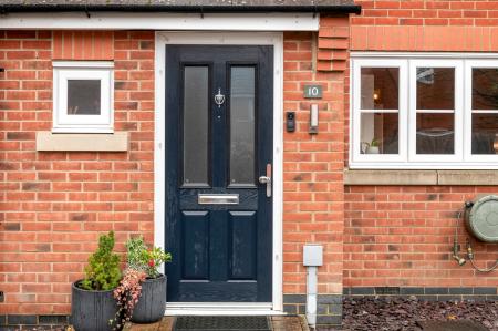 3 bedroom Semi-detached house for sale in Ross Drive, Stamford