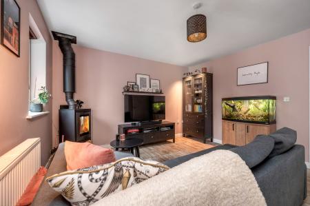 3 bedroom Semi-detached house for sale in Ross Drive, Stamford