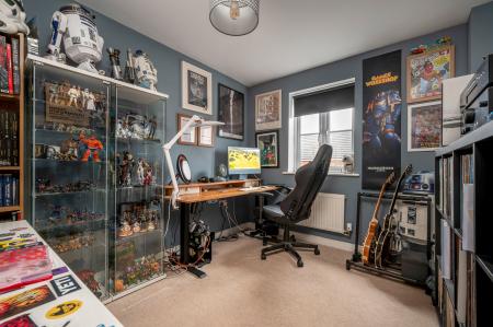 3 bedroom Semi-detached house for sale in Ross Drive, Stamford