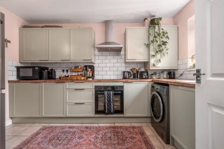 3 bedroom Semi-detached house for sale in Ross Drive, Stamford