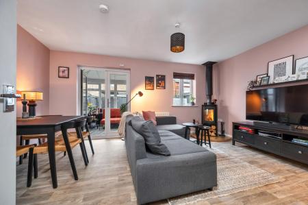 3 bedroom Semi-detached house for sale in Ross Drive, Stamford