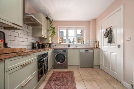 3 bedroom Semi-detached house for sale in Ross Drive, Stamford