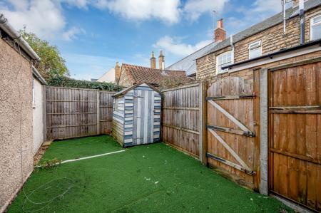 2 bedroom End of terrace house for sale in Cornstall Buildings, Stamford