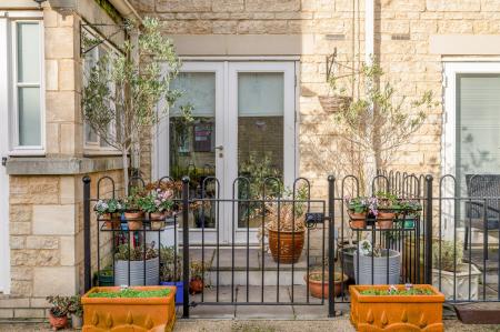 4 bedroom Town house for sale in Wharf Road, Stamford