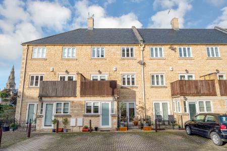 4 bedroom Town house for sale in Wharf Road, Stamford