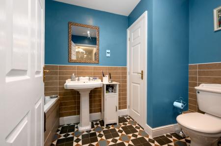 4 bedroom Town house for sale in Wharf Road, Stamford