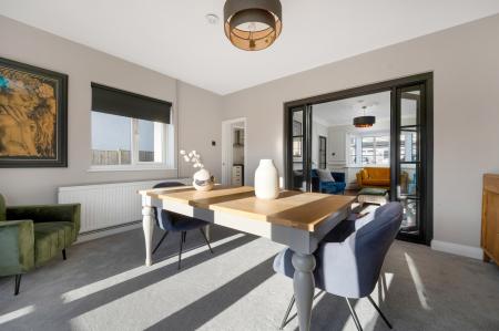 3 bedroom Semi-detached house for sale in Drift Avenue, Stamford