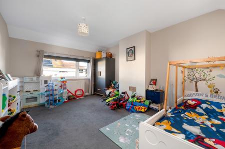 3 bedroom Semi-detached house for sale in Drift Avenue, Stamford