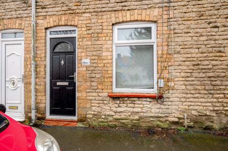 2 bedroom Terraced House for sale in Radcliffe Road, Stamford