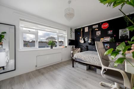 4 bedroom Detached house for sale in Stirling Road, Stamford, PE9