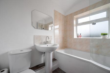 5 bedroom Detached house for sale in Sutherland Way, Stamford