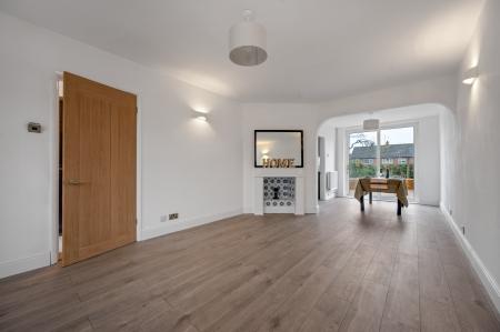 5 bedroom Detached house for sale in Sutherland Way, Stamford