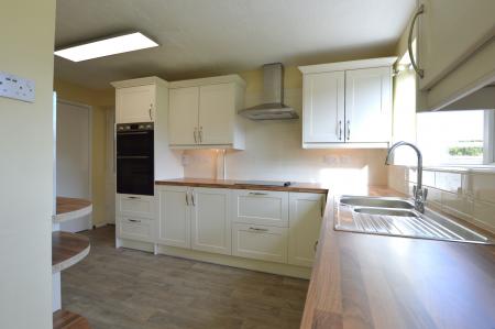 3 bedroom Semi-detached house for sale in Lindsey Road, Uffington