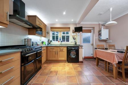 4 bedroom House for sale in Highgate Green, Elton