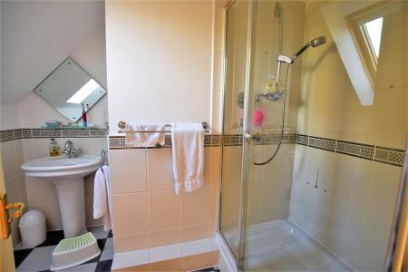 4 bedroom Detached house to let in Essendine Road, Ryhall, Stamford, PE9