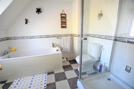 4 bedroom Detached house to let in Essendine Road, Ryhall, Stamford, PE9