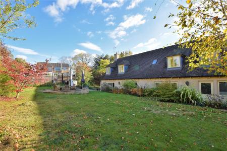 4 bedroom Detached house to let in Essendine Road, Ryhall, Stamford, PE9