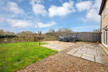 4 bedroom Semi-detached house for sale in Searson Close, Tallington