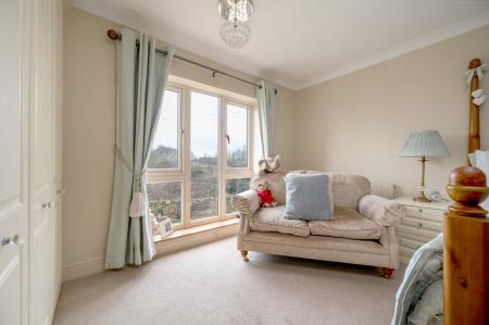 4 bedroom Semi-detached house for sale in Searson Close, Tallington