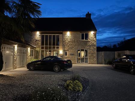 4 bedroom Semi-detached house for sale in Searson Close, Tallington