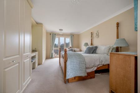 4 bedroom Semi-detached house for sale in Searson Close, Tallington