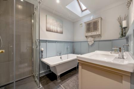 4 bedroom Semi-detached house for sale in Searson Close, Tallington