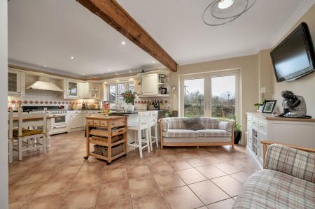 4 bedroom Semi-detached house for sale in Searson Close, Tallington